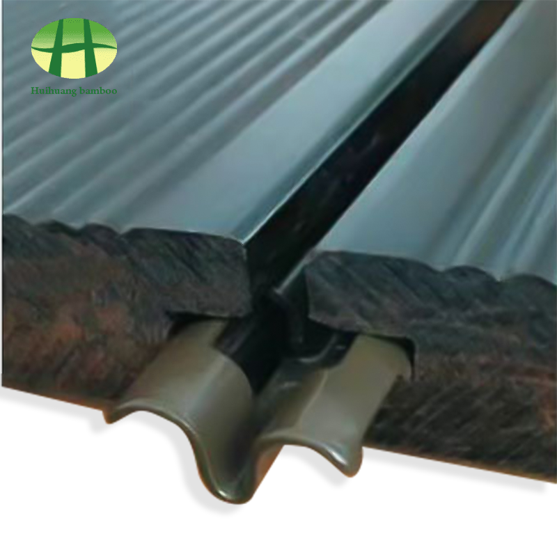 Emenda de unhas explícita em piso de bambu pesado