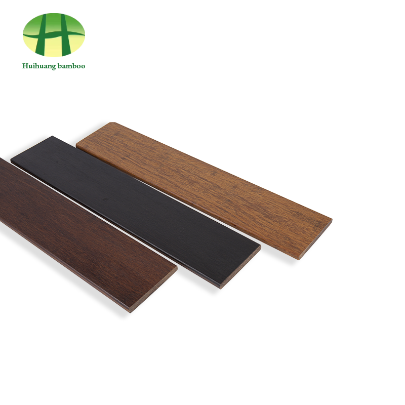 Cerca externa de bambu pesado carbonizado