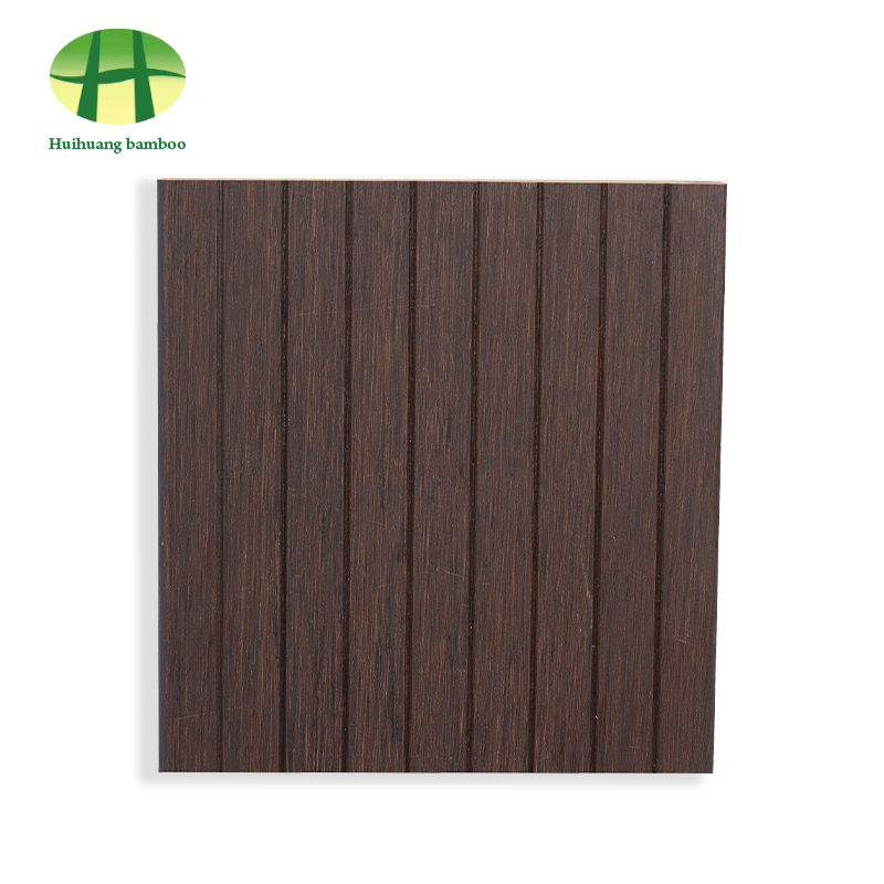 Piso de bambu com ranhuras pequenas